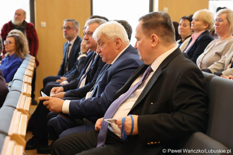 Uczestnicy seminarium pt. 25 lat województwa lubuskiego, które w ramach Tygodnia Statystycznego zorganizował Urząd Statystyczny w Zielonej Górze
