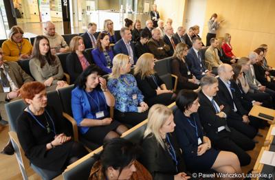 Uczestnicy seminarium pt. 25 lat województwa lubuskiego, które w ramach Tygodnia Statystycznego zorganizował Urząd Statystyczny w Zielonej Górze