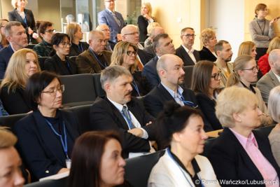 Uczestnicy seminarium pt. 25 lat województwa lubuskiego, które w ramach Tygodnia Statystycznego zorganizował Urząd Statystyczny w Zielonej Górze