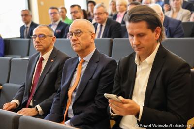 Uczestnicy seminarium pt. 25 lat województwa lubuskiego, które w ramach Tygodnia Statystycznego zorganizował Urząd Statystyczny w Zielonej Górze