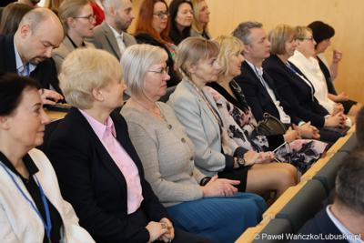 Uczestnicy seminarium pt. 25 lat województwa lubuskiego, które w ramach Tygodnia Statystycznego zorganizował Urząd Statystyczny w Zielonej Górze