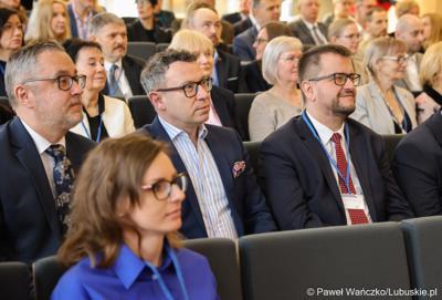 Uczestnicy seminarium pt. 25 lat województwa lubuskiego, które w ramach Tygodnia Statystycznego zorganizował Urząd Statystyczny w Zielonej Górze