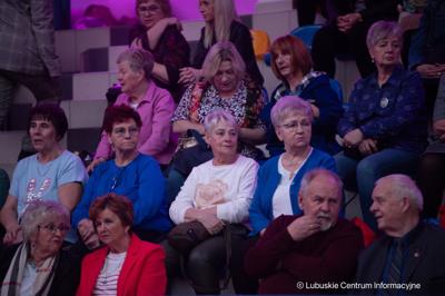 Lubuskie wita wiosnę i pamięta o święcie wszystkich pań. Dzień Kobiet połączony z koncertem i atrakcjami odbył się w czwartek, 7 marca 2024 r. w hali sportowo-widowiskowej w Krośnie Odrz. 