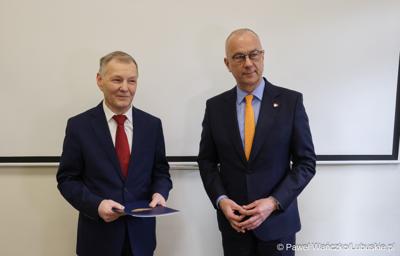 Marszałek Województwa Lubuskiego Marcin Jabłoński z dyrektorem Zespołu Szkół Technicznych i Branżowych w Szprotawie