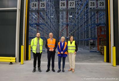 Marszałek Województwa Lubuskiego Marcin Jabłoński odwiedził firmę Hermes Fulfilment w Koninie Żagańskim