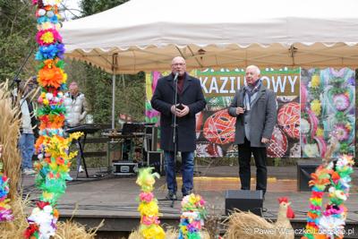 Poseł Stanisław Tomczyszyn przemawia do uczestników Kaziuków w Muzeum Etnograficznym w Zielonej Górze-Ochli 