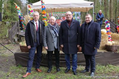Tradycyjny jarmark wiosennych kolorów, czyli Kaziuki 2024 w Muzeum Etnograficznym w Zielonej Górze-Ochli. Od lewej: Dariusz Legutowski, Tadeusz Woźniak, Stanisław Tomczyszyn i Grzegorz Potęga.
