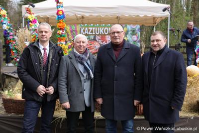 Tradycyjny jarmark wiosennych kolorów, czyli Kaziuki 2024 w Muzeum Etnograficznym w Zielonej Górze-Ochli. Od lewej: Dariusz Legutowski, Tadeusz Woźniak, Stanisław Tomczyszyn i Grzegorz Potęga.