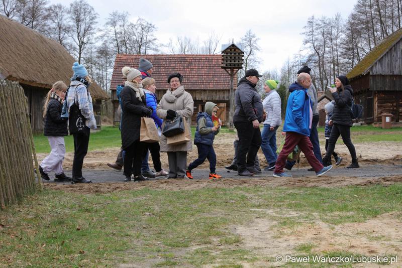 Tradycyjny jarmark wiosennych kolorów, czyli Kaziuki 2024 w Muzeum Etnograficznym w Zielonej Górze-Ochli.