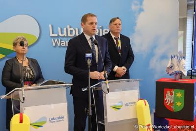 Uczestnicy konferencji prasowej w Sali Prasowej Urzędu Marszałkowskiego Województwa Lubuskiego