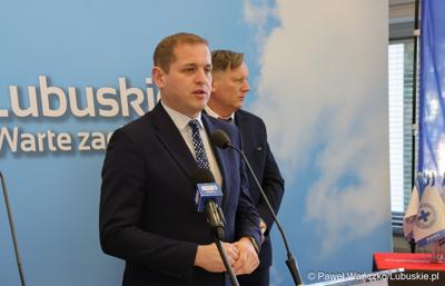 Uczestnicy konferencji prasowej w Sali Prasowej Urzędu Marszałkowskiego Województwa Lubuskiego