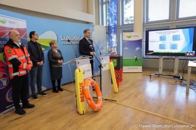 Uczestnicy konferencji prasowej w Sali Prasowej Urzędu Marszałkowskiego Województwa Lubuskiego