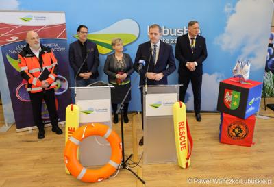 Uczestnicy konferencji prasowej w Sali Prasowej Urzędu Marszałkowskiego Województwa Lubuskiego