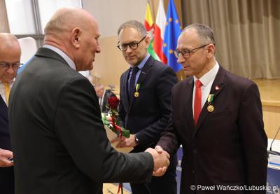 Podczas poniedziałkowej (18 marca 2024 r.) sesji Sejmiku wręczono "Odznaki Honorowe za Zasługi dla Województwa Lubuskiego".