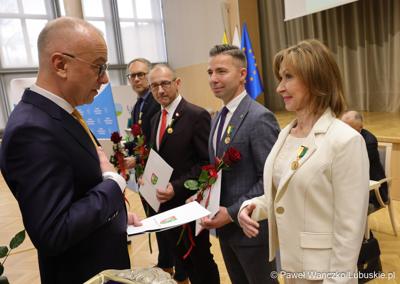 Podczas poniedziałkowej (18 marca 2024 r.) sesji Sejmiku wręczono "Odznaki Honorowe za Zasługi dla Województwa Lubuskiego".