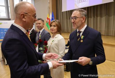 Podczas poniedziałkowej (18 marca 2024 r.) sesji Sejmiku wręczono "Odznaki Honorowe za Zasługi dla Województwa Lubuskiego".