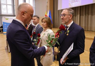 Podczas poniedziałkowej (18 marca 2024 r.) sesji Sejmiku wręczono "Odznaki Honorowe za Zasługi dla Województwa Lubuskiego".