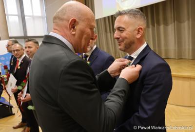 Podczas poniedziałkowej (18 marca 2024 r.) sesji Sejmiku wręczono "Odznaki Honorowe za Zasługi dla Województwa Lubuskiego".