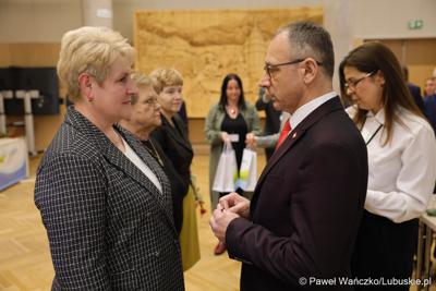 Pracownicy Urzędu Marszałkowskiego z medalami za długoletnią służbę