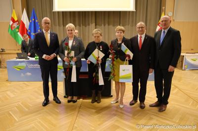 Pracownicy Urzędu Marszałkowskiego z medalami za długoletnią służbę