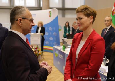 Pracownicy Urzędu Marszałkowskiego z medalami za długoletnią służbę