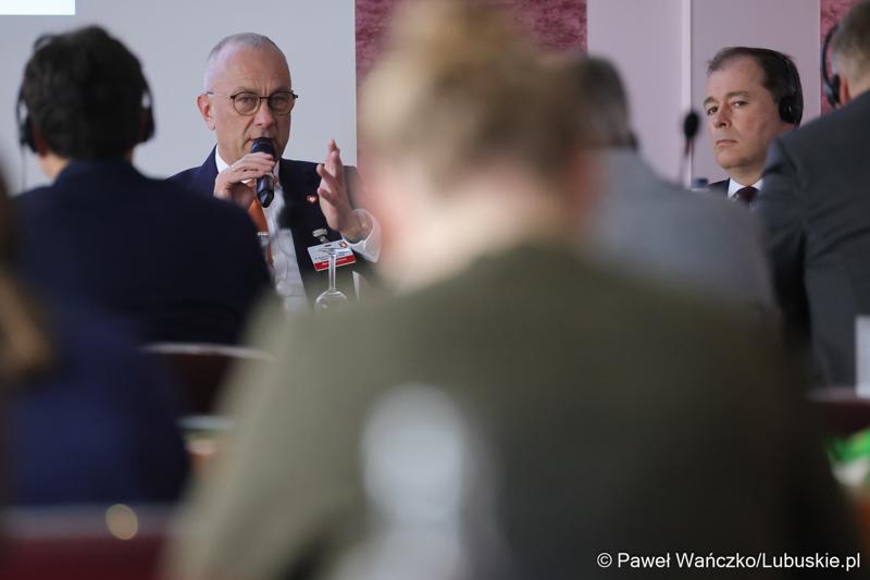 Uczestnicy 48. obrad Komitetu ds. Współpracy Międzyregionalnej Polsko-Niemieckiej Komisji Międzyrządowej ds. Współpracy Regionalnej i Przygranicznej w Görlitz
