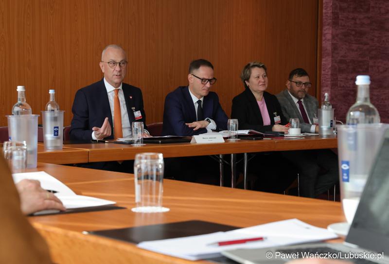 Uczestnicy 48. obrad Komitetu ds. Współpracy Międzyregionalnej Polsko-Niemieckiej Komisji Międzyrządowej ds. Współpracy Regionalnej i Przygranicznej w Görlitz