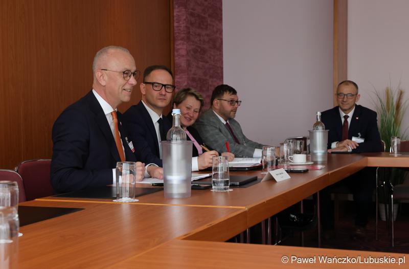 Uczestnicy 48. obrad Komitetu ds. Współpracy Międzyregionalnej Polsko-Niemieckiej Komisji Międzyrządowej ds. Współpracy Regionalnej i Przygranicznej w Görlitz