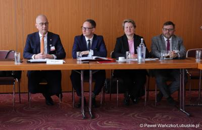 Uczestnicy 48. obrad Komitetu ds. Współpracy Międzyregionalnej Polsko-Niemieckiej Komisji Międzyrządowej ds. Współpracy Regionalnej i Przygranicznej w Görlitz 