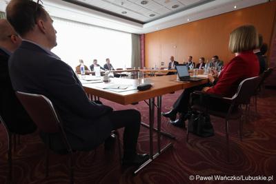 Uczestnicy 48. obrad Komitetu ds. Współpracy Międzyregionalnej Polsko-Niemieckiej Komisji Międzyrządowej ds. Współpracy Regionalnej i Przygranicznej w Görlitz 