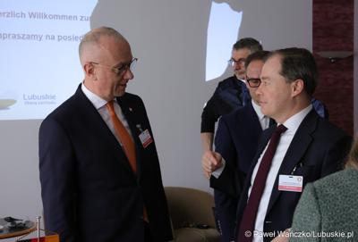 Marszałek Województwa Lubuskiego Marcin Jabłoński i Współprzewodniczący strony niemieckiej dr Mark Speich przed 48. obradami Komitetu ds. Współpracy Międzyregionalnej Polsko-Niemieckiej Komisji Międzyrządowej ds. Współpracy Regionalnej i Przygranicznej w Görlitz 
