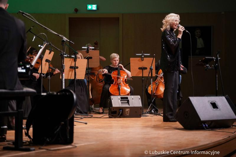 19 marca 2024 r. Koncert pod nazwą „Klasyka polskiej piosenki” w Filharmonii Zielonogórskiej w ramach cyklu „Lubuskie wita wiosnę!”