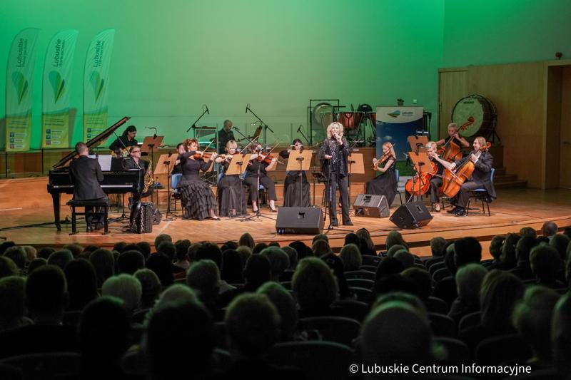 19 marca 2024 r. Koncert pod nazwą „Klasyka polskiej piosenki” w Filharmonii Zielonogórskiej w ramach cyklu „Lubuskie wita wiosnę!”