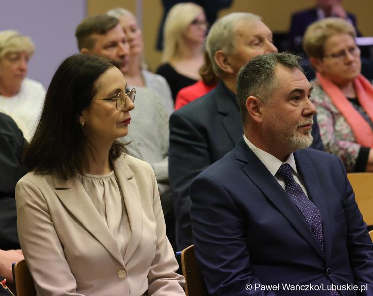 Uczestnicy uroczystości z okazji 30-lecia miasta Torzym