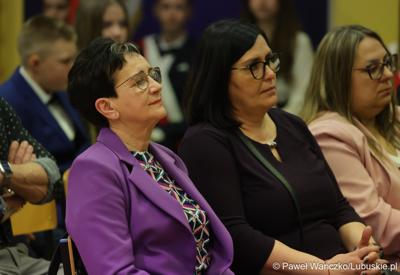Uczestnicy uroczystości z okazji 30-lecia miasta Torzym