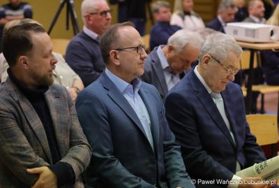 Uczestnicy uroczystości z okazji 30-lecia miasta Torzym