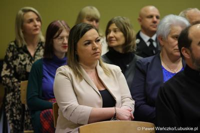 Uczestnicy uroczystości z okazji 30-lecia miasta Torzym