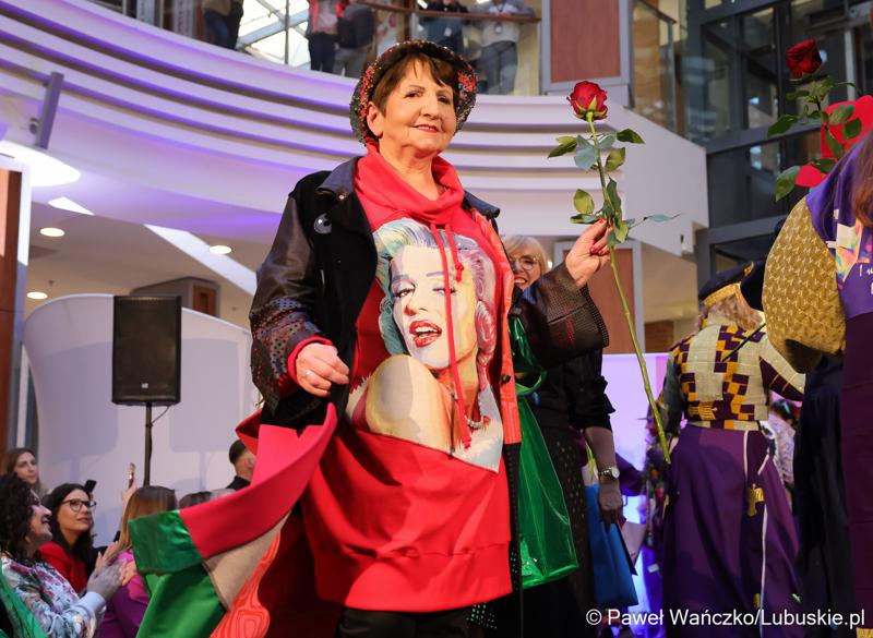 Pokaz kolekcji „New Pop Art”, Natalii Ślizowskiej w gorzowskiej Askanie