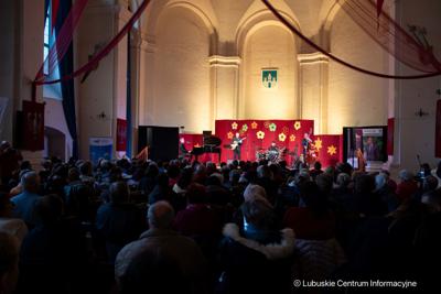 Finałem naszych marcowych, muzycznych spotkań „Lubuskie wita wiosnę!”, organizowanych przez Urząd Marszałkowski Województwa Lubuskiego z lokalnymi partnerami, był koncert Macieja Miecznikowskiego i jego Kwartetu 23 marca 2024 r. w Centrum Kultury „Zamek” z Recitalem Wiosennym „Dziewczyny, bądźcie dla nas dobre”