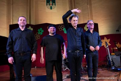 Finałem naszych marcowych, muzycznych spotkań „Lubuskie wita wiosnę!”, organizowanych przez Urząd Marszałkowski Województwa Lubuskiego z lokalnymi partnerami, był koncert Macieja Miecznikowskiego i jego Kwartetu 23 marca 2024 r. w Centrum Kultury „Zamek” z Recitalem Wiosennym „Dziewczyny, bądźcie dla nas dobre”