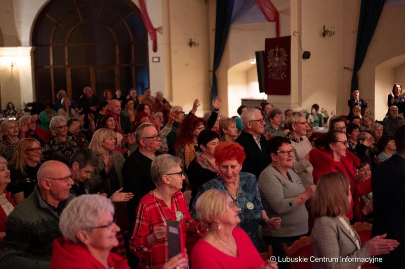 Finałem naszych marcowych, muzycznych spotkań „Lubuskie wita wiosnę!”, organizowanych przez Urząd Marszałkowski Województwa Lubuskiego z lokalnymi partnerami, był koncert Macieja Miecznikowskiego i jego Kwartetu 23 marca 2024 r. w Centrum Kultury „Zamek” z Recitalem Wiosennym „Dziewczyny, bądźcie dla nas dobre”
