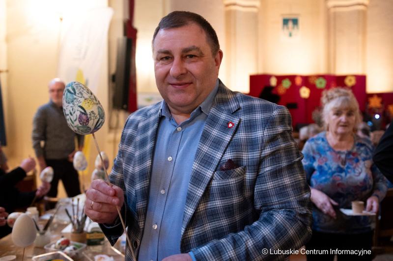 Finałem naszych marcowych, muzycznych spotkań „Lubuskie wita wiosnę!”, organizowanych przez Urząd Marszałkowski Województwa Lubuskiego z lokalnymi partnerami, był koncert Macieja Miecznikowskiego i jego Kwartetu 23 marca 2024 r. w Centrum Kultury „Zamek” z Recitalem Wiosennym „Dziewczyny, bądźcie dla nas dobre”