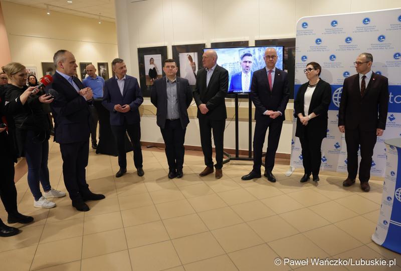 Uczestnicy spotkania podsumowującego 12 miesięcy działalności Pododdziału Kardiochirurgii w Wielospecjalistycznym Szpitalu Wojewódzkim w Gorzowie Wlkp