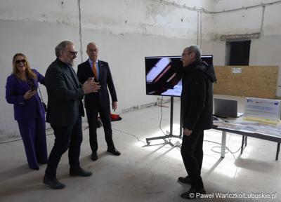Uczestnicy konferencji prasowej dot. prezentacji Lubuskiego Centrum Kompetencji Cyfrowych i Usług Wspólnych – Data Center w Gorzowie Wlkp.