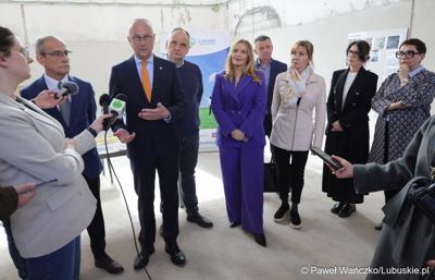 Uczestnicy konferencji prasowej dot. prezentacji Lubuskiego Centrum Kompetencji Cyfrowych i Usług Wspólnych – Data Center w Gorzowie Wlkp.