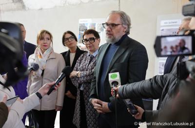 Uczestnicy konferencji prasowej dot. prezentacji Lubuskiego Centrum Kompetencji Cyfrowych i Usług Wspólnych – Data Center w Gorzowie Wlkp.