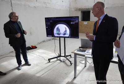 Uczestnicy konferencji prasowej dot. prezentacji Lubuskiego Centrum Kompetencji Cyfrowych i Usług Wspólnych – Data Center w Gorzowie Wlkp.