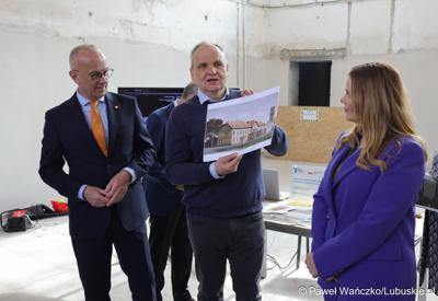 Uczestnicy konferencji prasowej dot. prezentacji Lubuskiego Centrum Kompetencji Cyfrowych i Usług Wspólnych – Data Center w Gorzowie Wlkp.