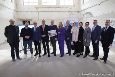 Uczestnicy konferencji prasowej dot. prezentacji Lubuskiego Centrum Kompetencji Cyfrowych i Usług Wspólnych – Data Center w Gorzowie Wlkp.