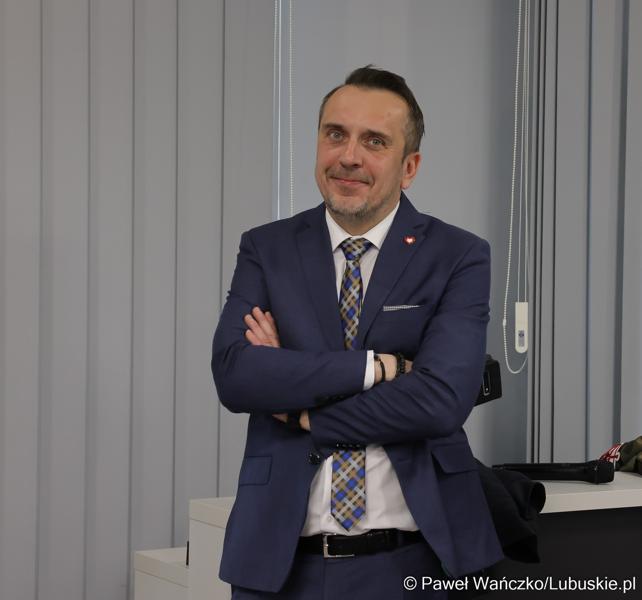 Uczestnik konferencji prasowej dot. promocji regionu w trakcie derbów Ziemi Lubuskiej NovyHotel Falubaz Zielona Góra – ebut.pl Stal Gorzów